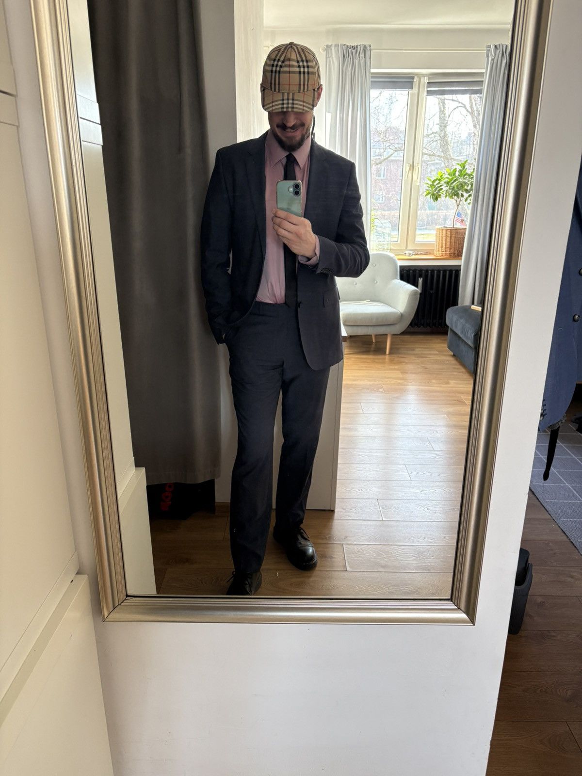 Designer × Hugo Boss Stylish Men’s Hugo Boss Suit – 100% Virgin Wool Size 50L - 2 Thumbnail