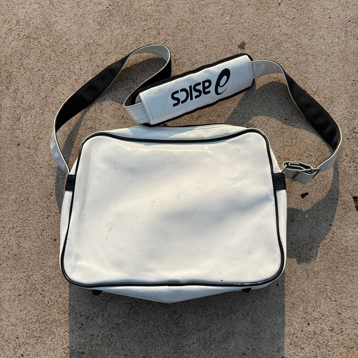 Asics ASICS White Shoulder Bag / Sport Crossbody / Logo Print Size 34 - 5 Thumbnail