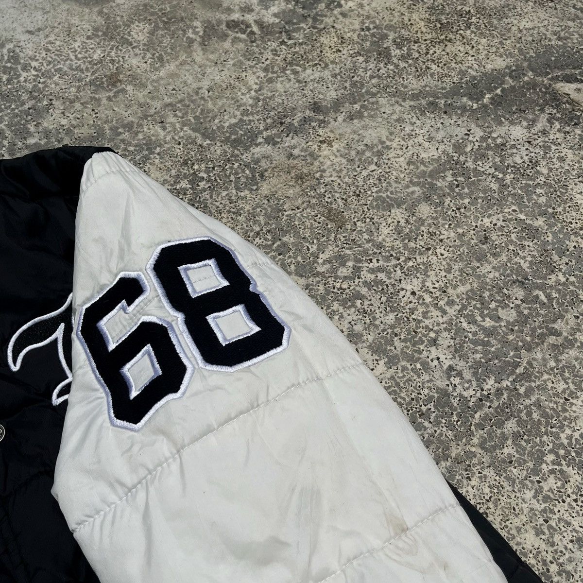 Black Label Black Label Puffer Varsity Nice Embroidy Patch Design Jacket Size US M / EU 48-50 / 2 - 4 Thumbnail