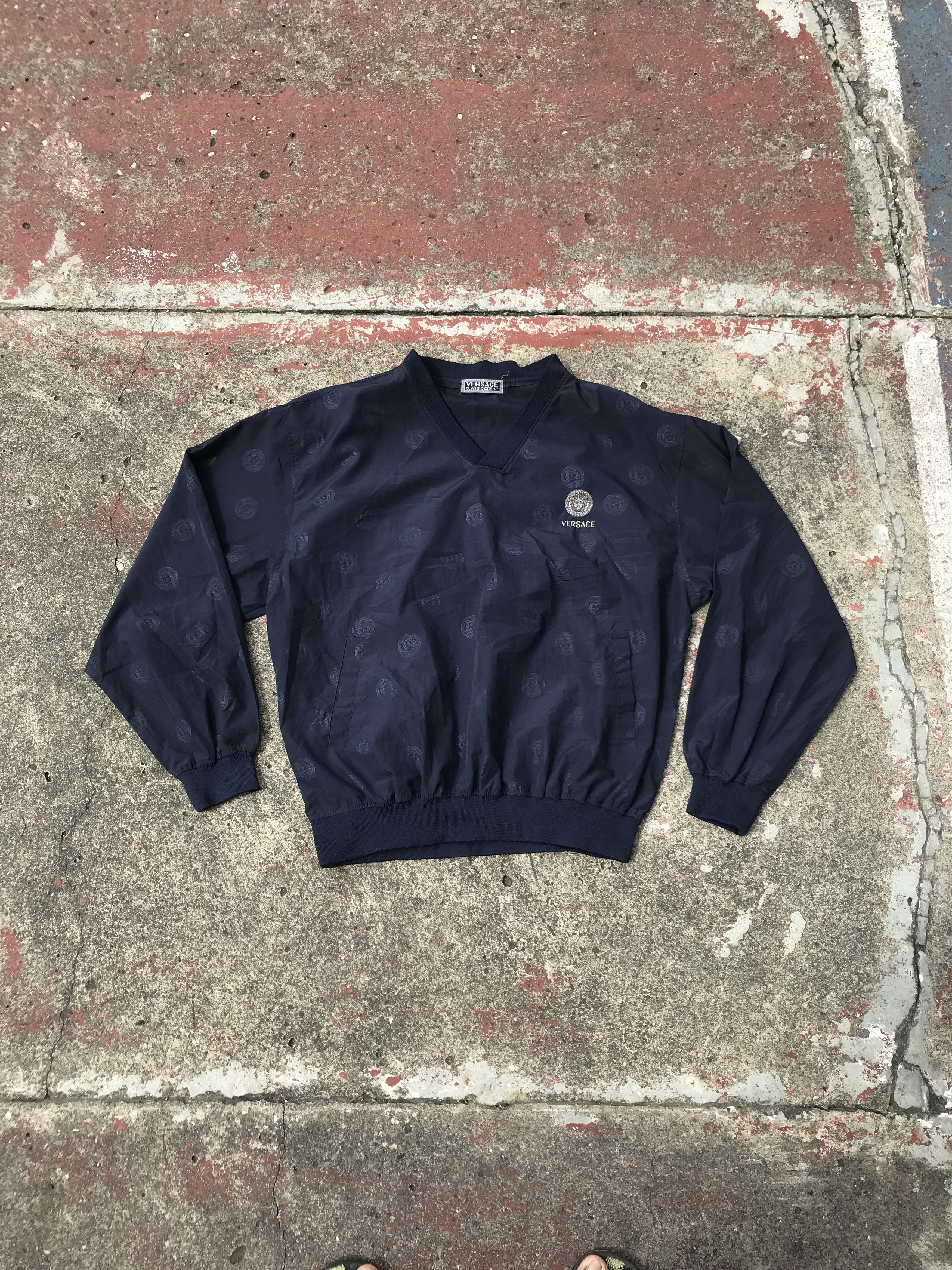 Designer × Versace Versace classic v2 vneck monogram Size US L / EU 52-54 / 3 - 1 Thumbnail