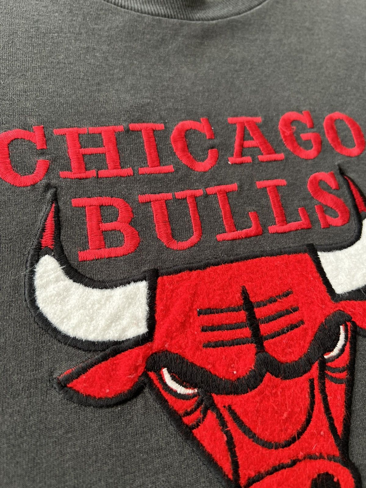 NBA Vintage 90s Chicago Bulls NBA Faded Black T-shirt Size US XL / EU 56 / 4 - 8 Thumbnail