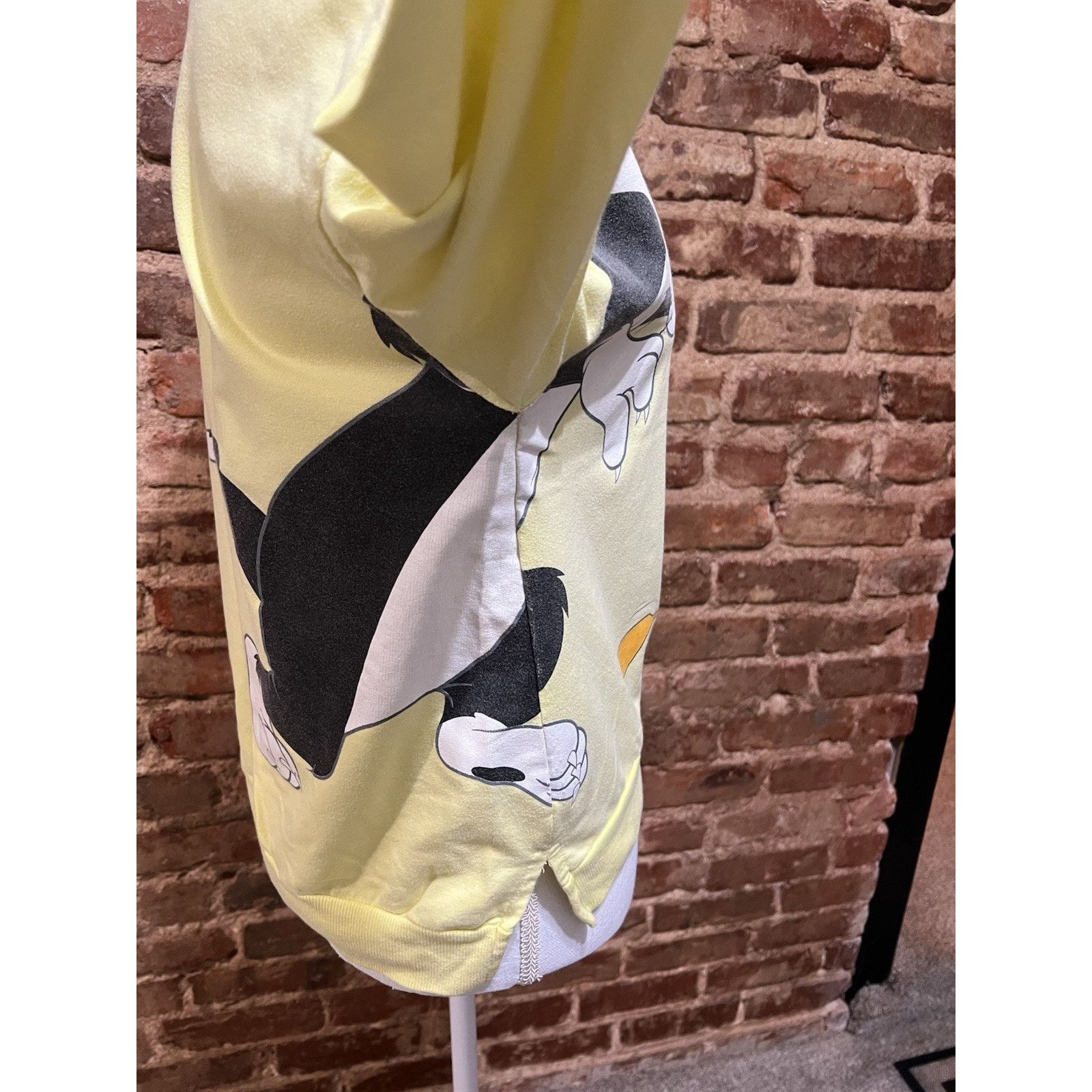 & Other Stories Looney Tunes Juniors Sz S Sylvester Tweedy Yellow Sweatshirt Size S / US 4 / IT 40 - 4 Thumbnail