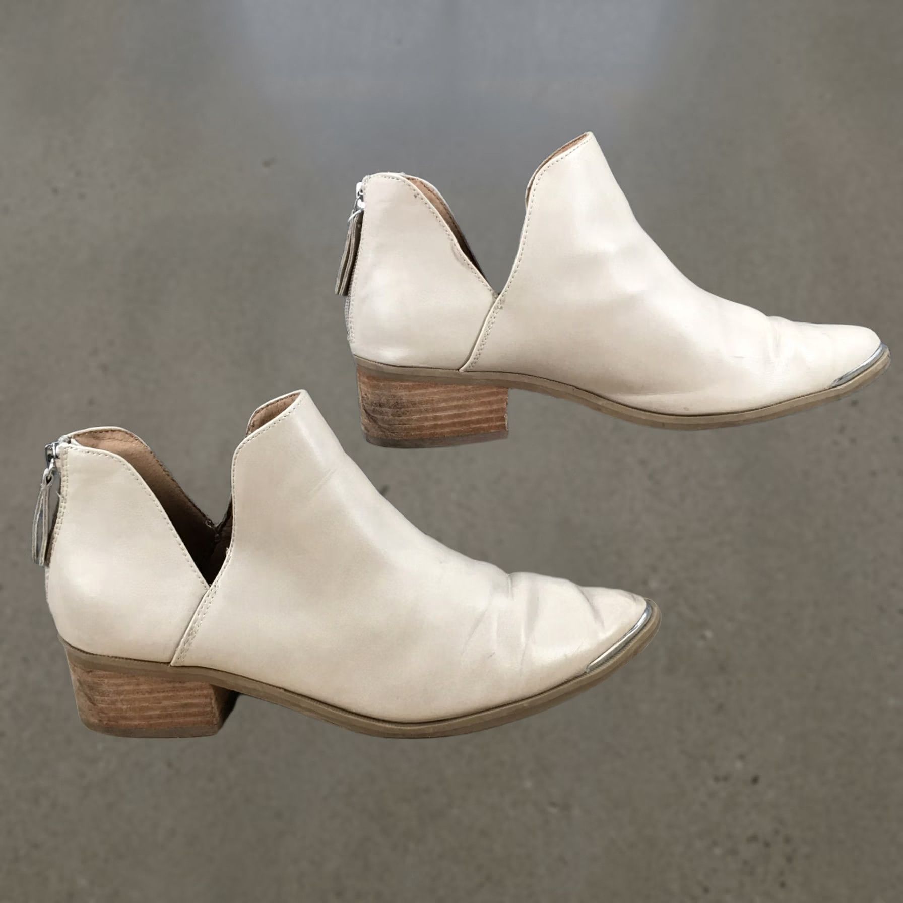 Dolce Vita DV Dolce Vita Wendee Boots Womens 11 Pointed Ankle Booties Zipper Beige Leather Heel Block Fall Spring Summer Winter Casual Shoes Women Size US 11 / IT 41 - 1 Thumbnail