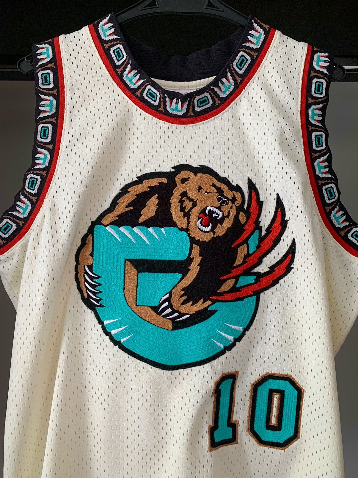 Mitchell & Ness Vancouver Grizzlies Mike Bibby Mitchell & Ness Jersey Size US L / EU 52-54 / 3 - 2 Thumbnail