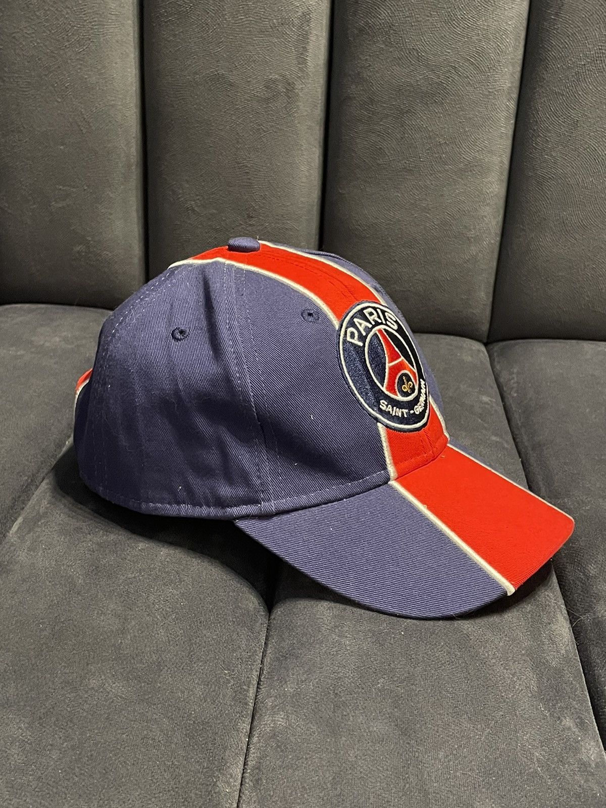 Vintage Paris Saint-Germain Blue Red Adjustable Hook Loop Size ONE SIZE - 2 Thumbnail