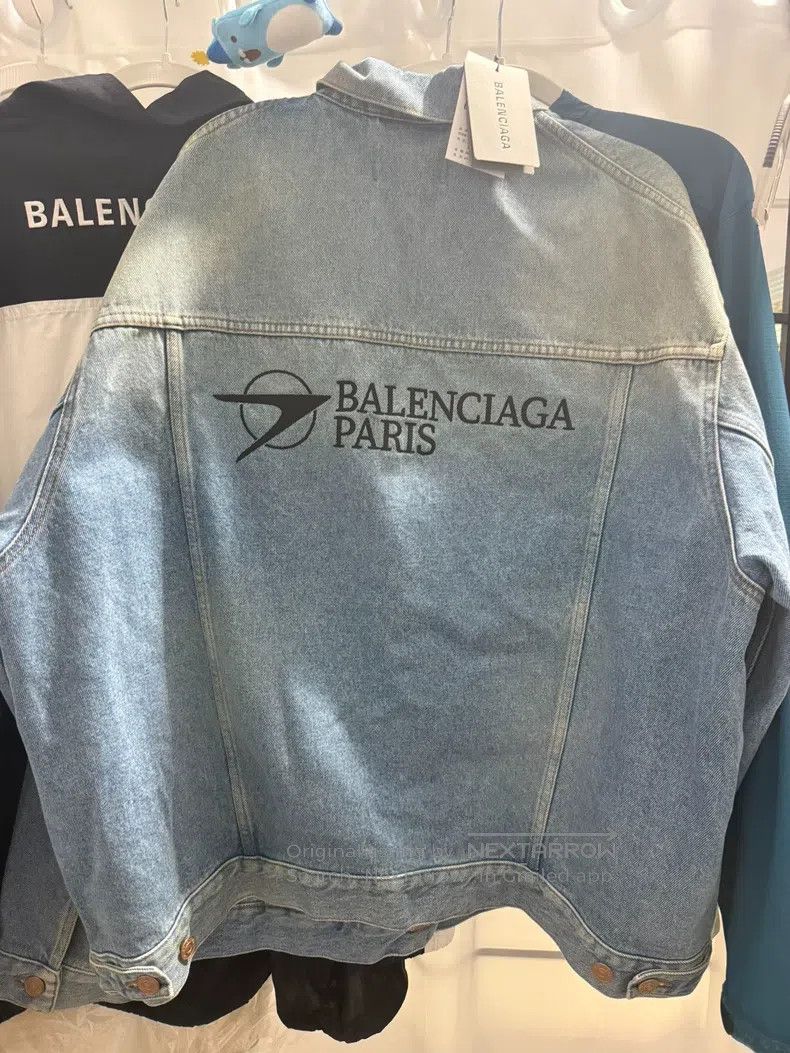 Balenciaga Balenciaga Embroidered Front & Back Logo Denim Jacket S Si Size US S / EU 44-46 / 1 - 1 Thumbnail