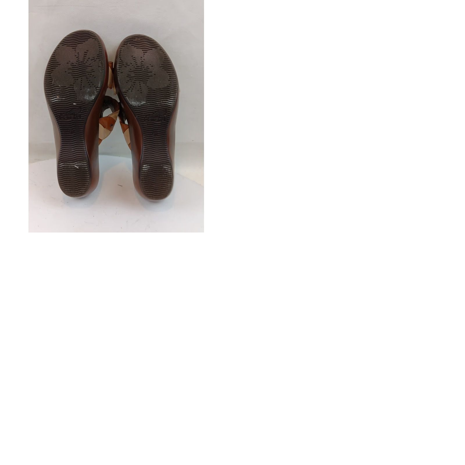 Dansko Dansko Dee Sandals Women’s US 10 EU 40 Brown Double Strappy Slide Studded Wedge Size US 10 / IT 40 - 12 Thumbnail