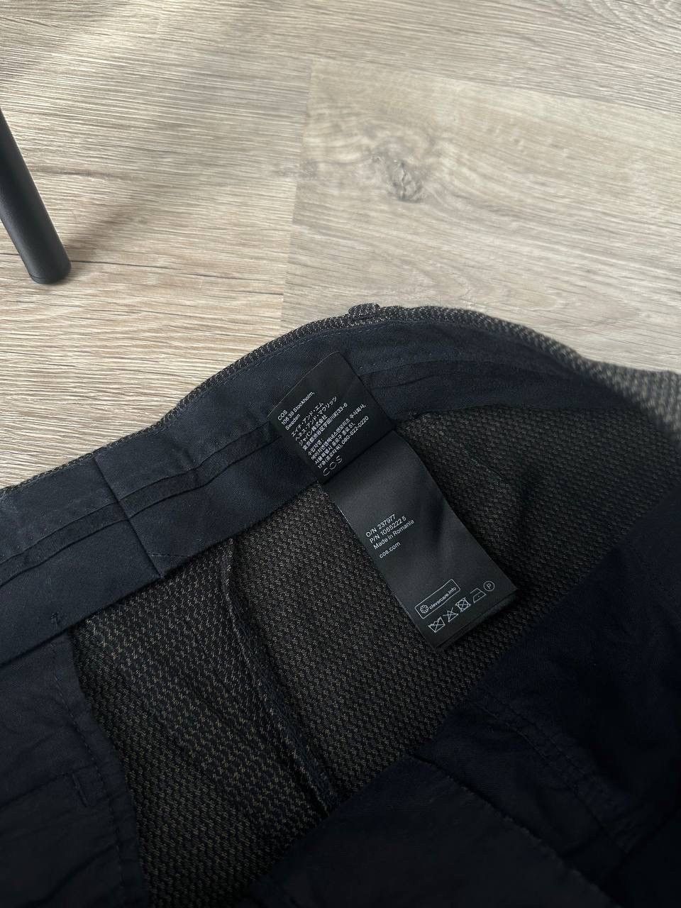 Cos × Japanese Brand COS Relaxed Fit Trousers Black Textured Wool Blend Pants Size US 32 / EU 48 - 8 Thumbnail