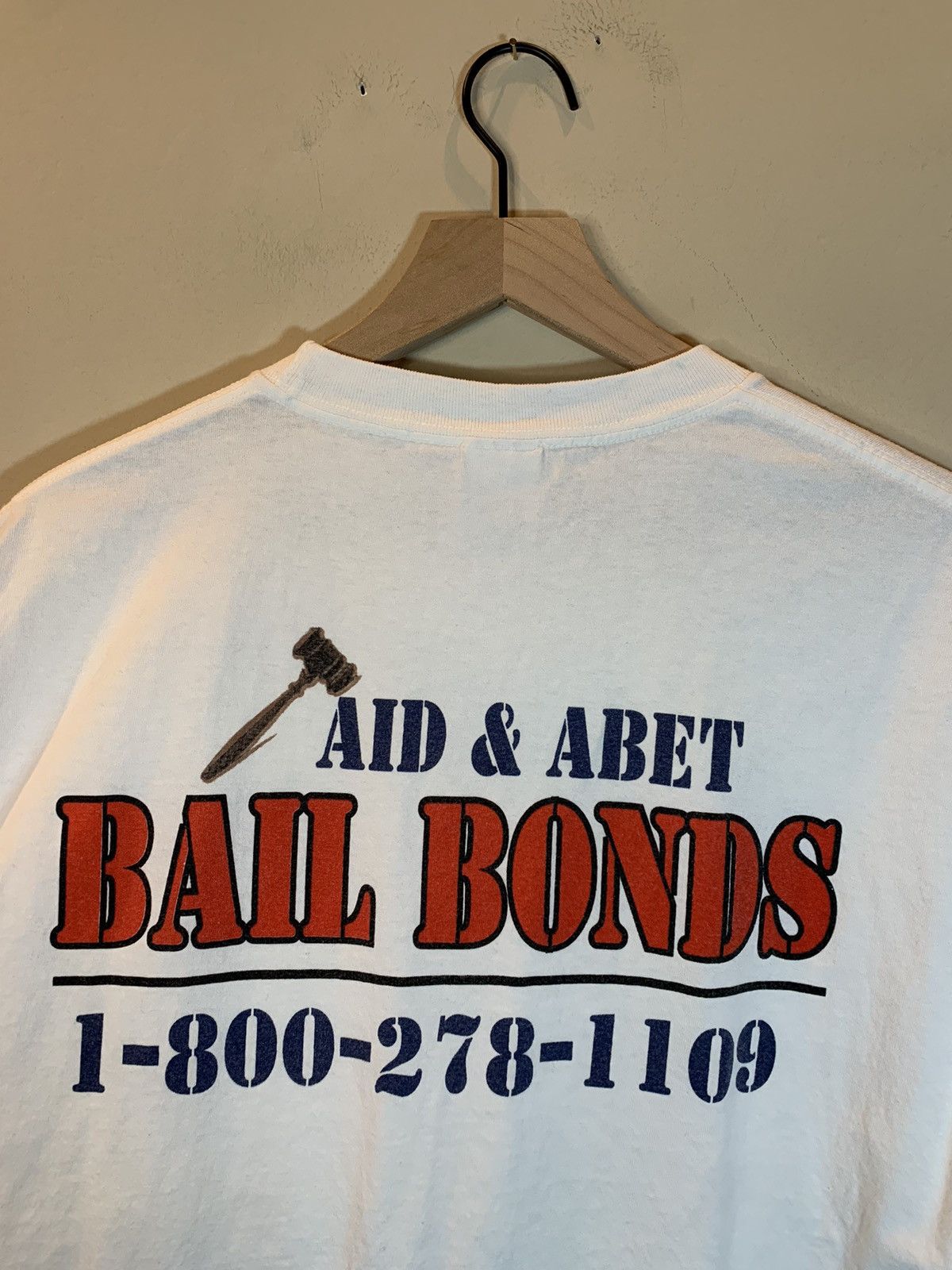 Other × Vintage *RARE* Vintage 90s Aid & Abet Bail Bonds Los Angeles T-Shirt Size US XL / EU 56 / 4 - 3 Thumbnail