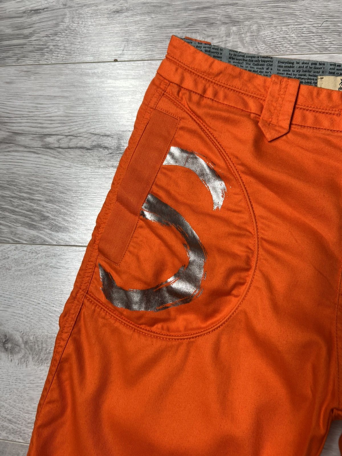 John Galliano John Galliano All Over Printed Orange Shorts Size Men’s XS Size US 28 / EU 44 - 3 Thumbnail