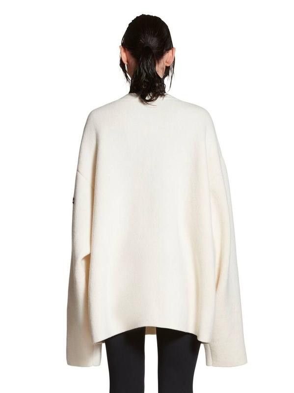 Balenciaga o1s1wg110226 Cardigan in White Size S / US 4 / IT 40 - 2 Thumbnail