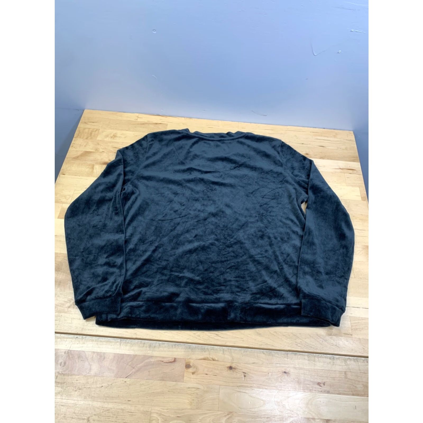 Juicy Couture VINTAGE Juicy Couture Sleepwear Top Womens S Black Logo Velour Rhinestones 11630 Size S / US 4 / IT 40 - 6 Thumbnail