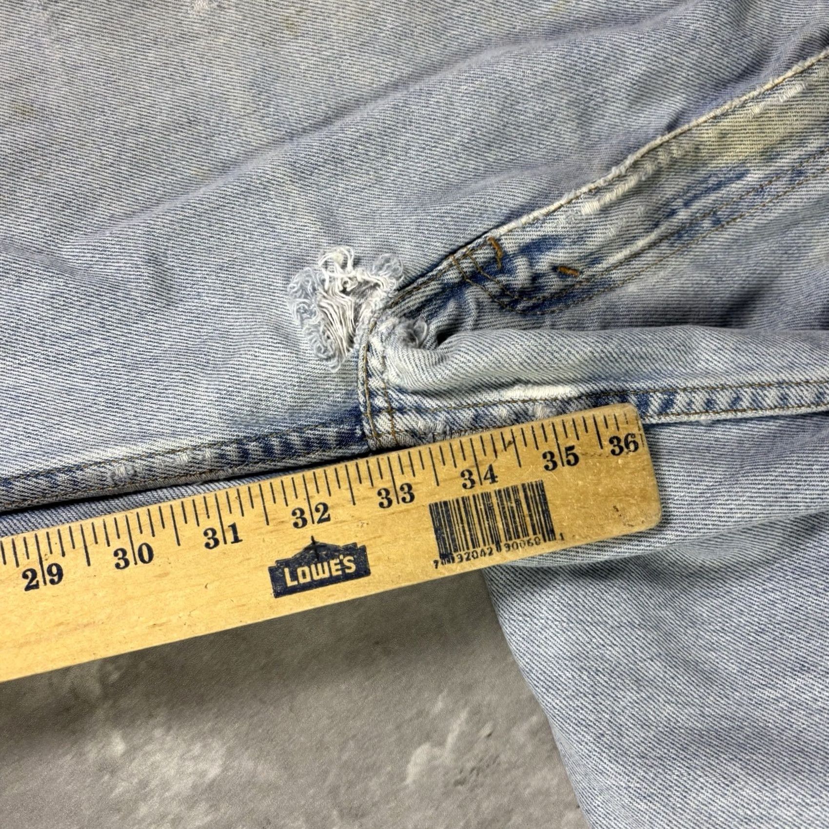 Levi's VINTAGE Levi's 550 Jeans Blue Light Wash Straight Mens 34x33 90s USA Size US 34 / EU 50 - 5 Thumbnail