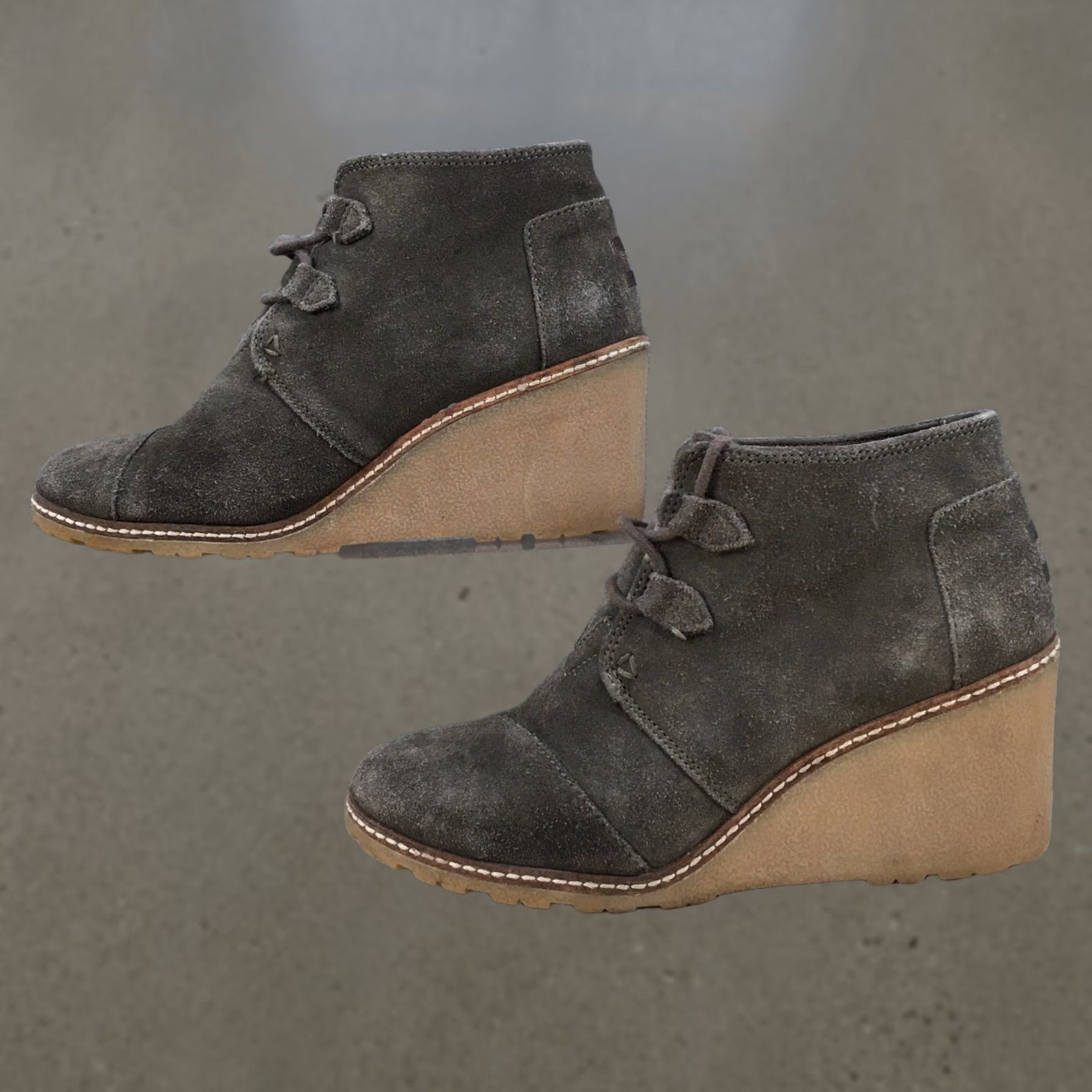 Toms TOMS Desert Bootie Women's Olive Green Suede Lace Up Boot 8 Casual DeserT Wedge Ankle Shoe Women Size US 8 / IT 38 - 1 Thumbnail