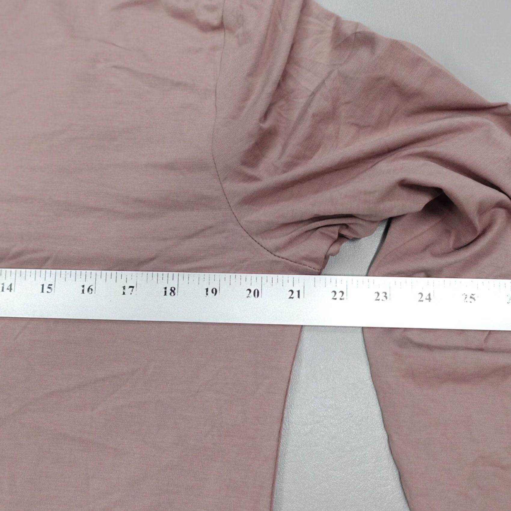 UES Clothing Cuts Clothing Curve Hem Long Sleeve Tee Crew Stretch Twilight Slim Fit T-Shirt Men XL Twilight Slim Fit Men Size US XL / EU 56 / 4 - 7 Thumbnail