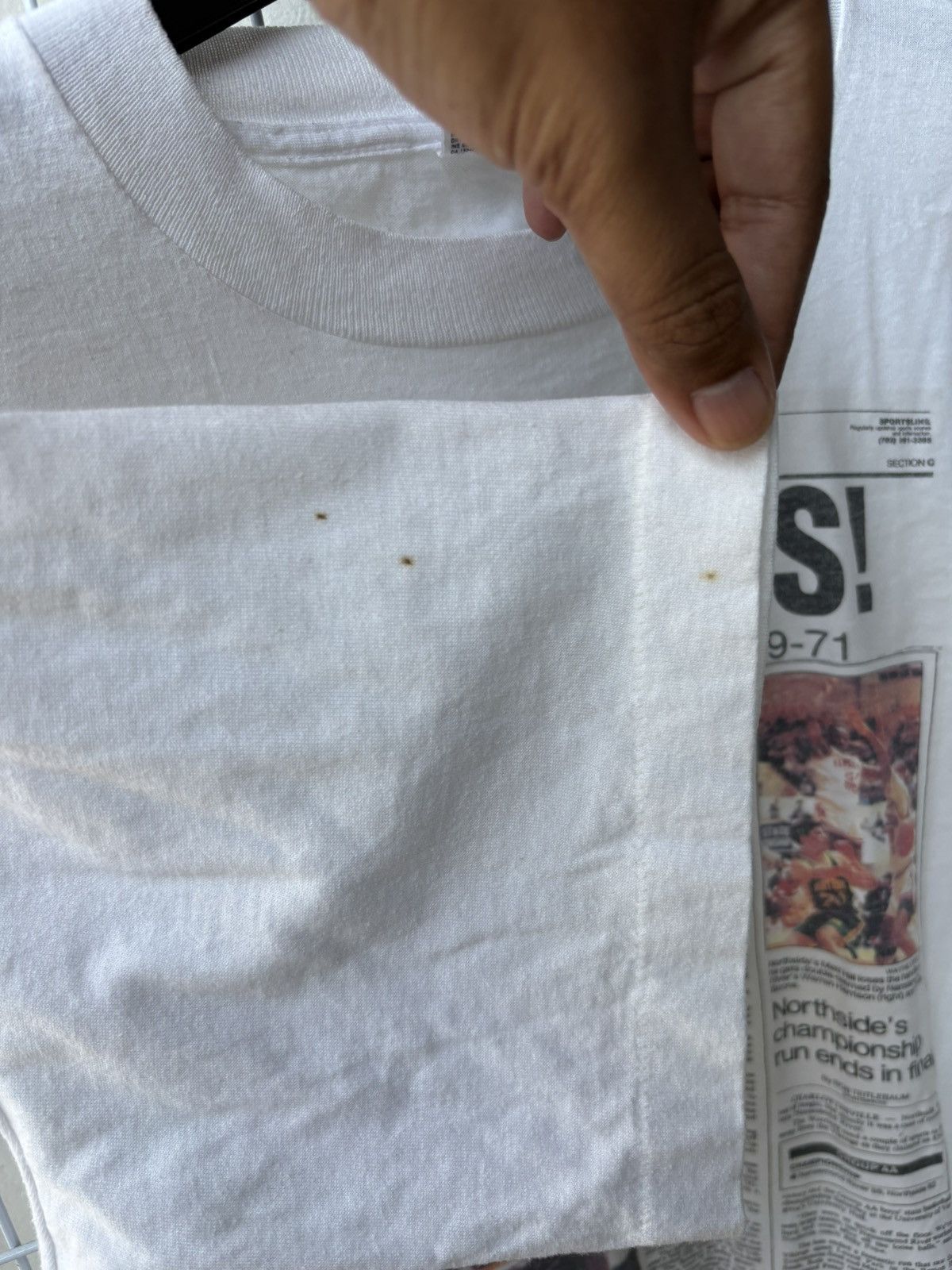 NBA Vintage Patrick Henry 'Newspaper' T-shirt ©️1992 Size US XL / EU 56 / 4 - 8 Thumbnail