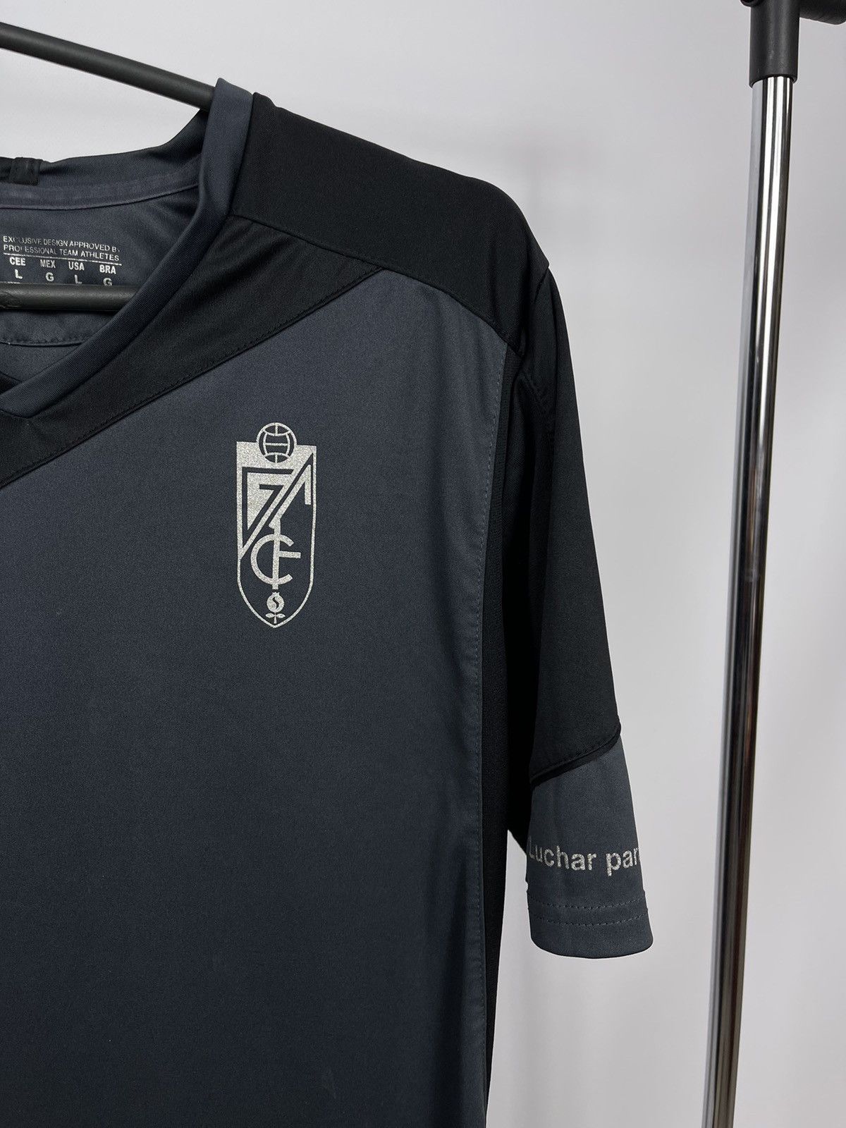 Joma Granada Away Football Shirt 2016/17 Training Shirt L Joma Size US L / EU 52-54 / 3 - 2 Thumbnail