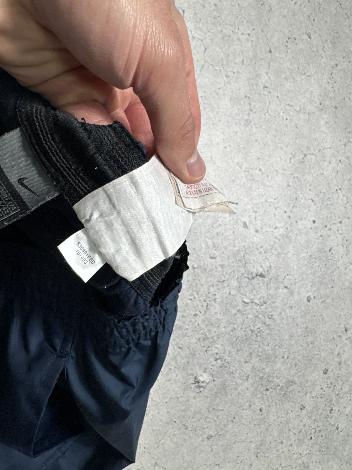 Nike × Vintage Nike Vintage Nylon Shorts Swoosh Drill Y2K Navy Size US 30 / EU 46 - 6 Thumbnail