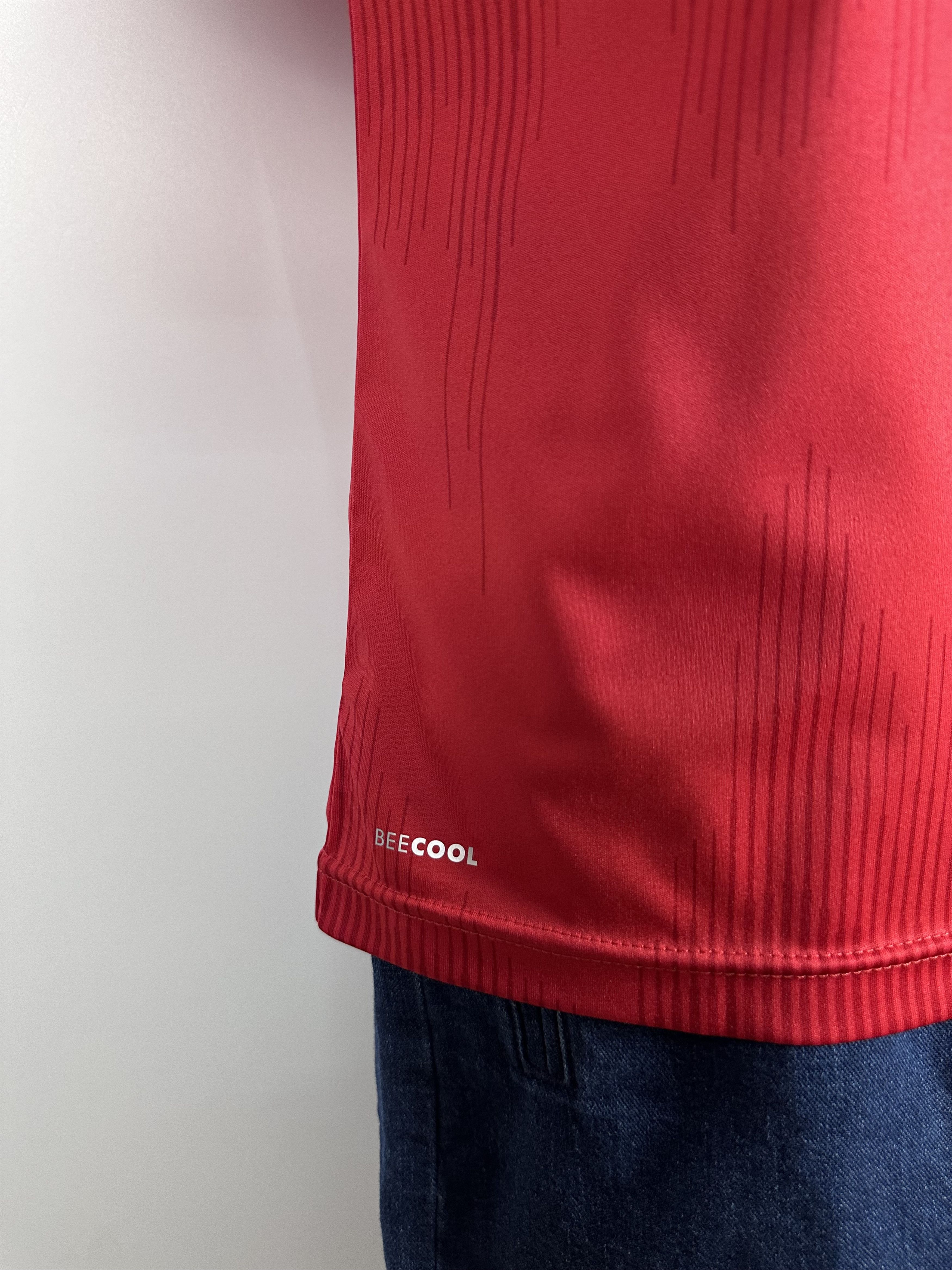 Hummel DENMARK 2022 23 SHIRT FOOTBALL SOCCER JERSEY HUMMEL #4 Kjaer Size US S / EU 44-46 / 1 - 9 Thumbnail