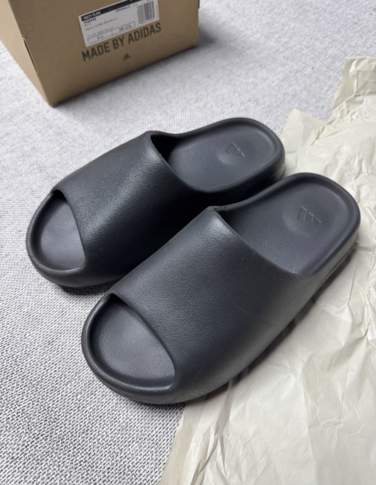 Adidas Adidas Yeezy Slide Onyx HQ6448 K37 Size US 8 / EU 41 - 4 Thumbnail