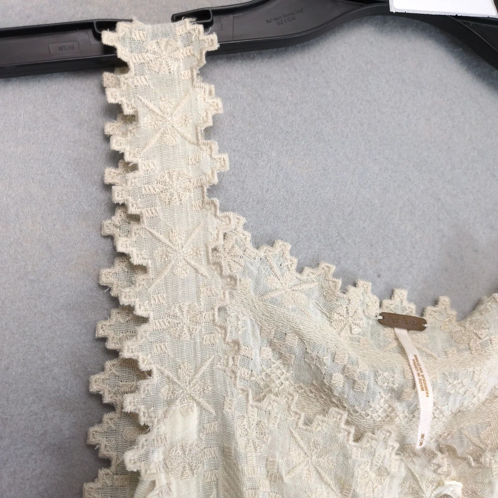 Free People Free People Cream Embroidered Lace & White Knit Mini Dress M Size M / US 6-8 / IT 42-44 - 9 Thumbnail