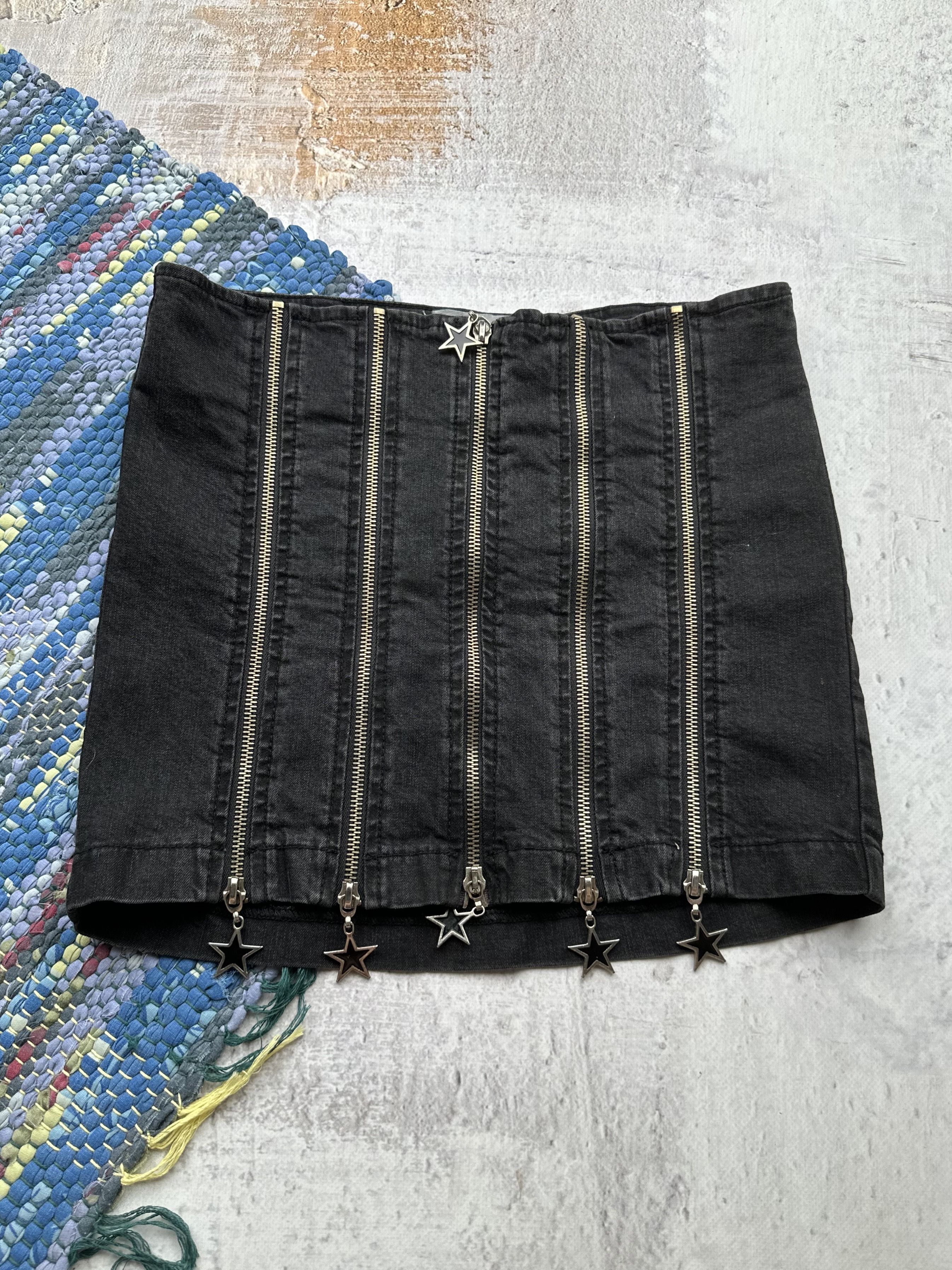 Japanese Brand Vintage Mini Skirt With Many Zipped A64 (66) Size 27" / US 4 / IT 40 - 1 Thumbnail