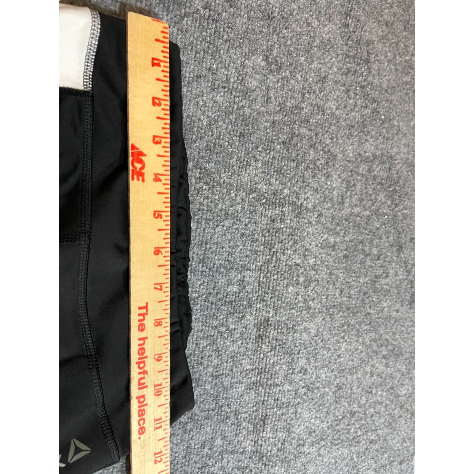 Reebok **Reebok Women's XS Black Capri Leggings** User: Reebok Women's XS Black Capri Leggings Size 26" / US 2 / IT 38 - 3 Thumbnail