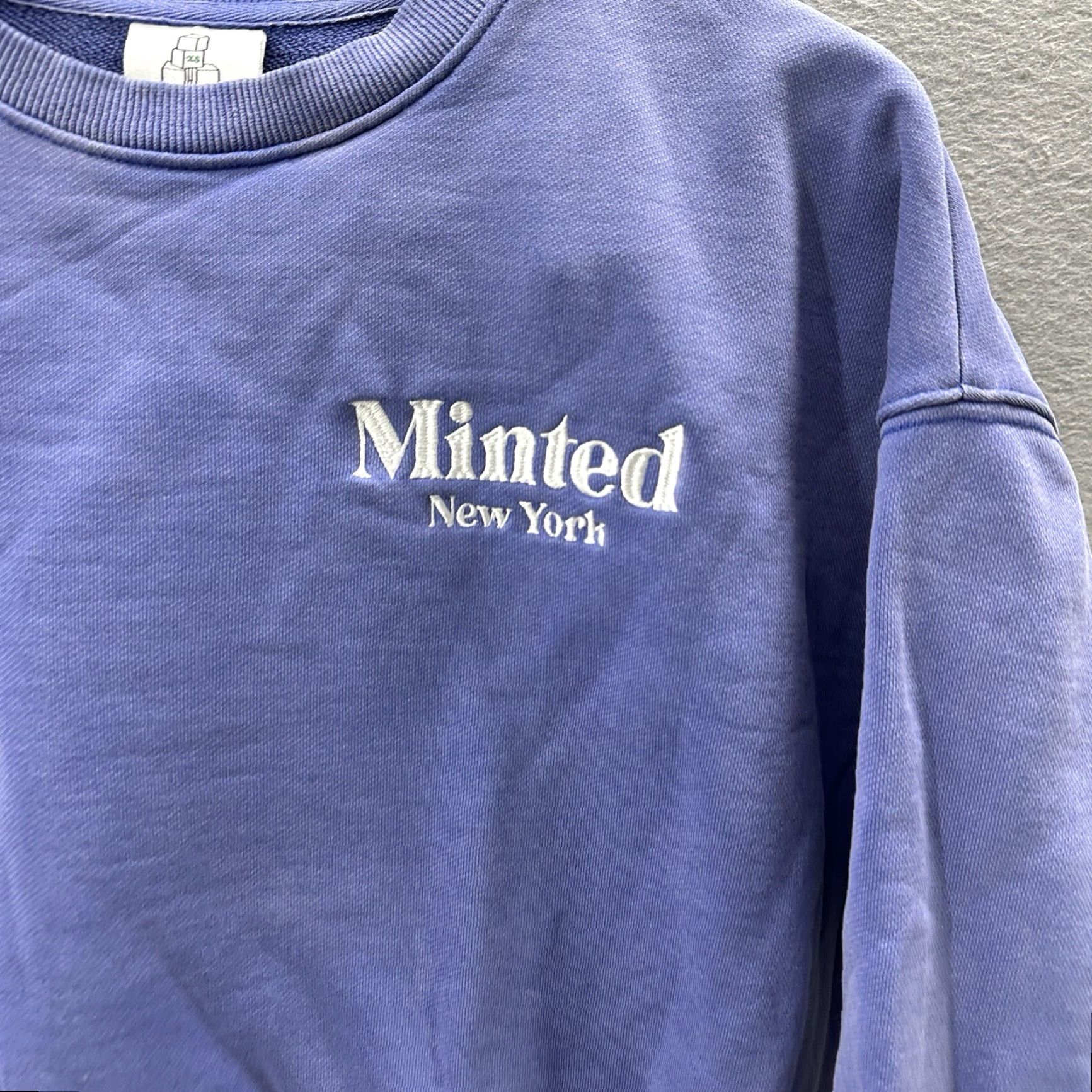Minted New York VINTAGE Minted New York Women's Sweatshirt Pullover XS Purple All Seasons Embroidered Crewneck Activewear Size XS / US 0-2 / IT 36-38 - 3 Thumbnail