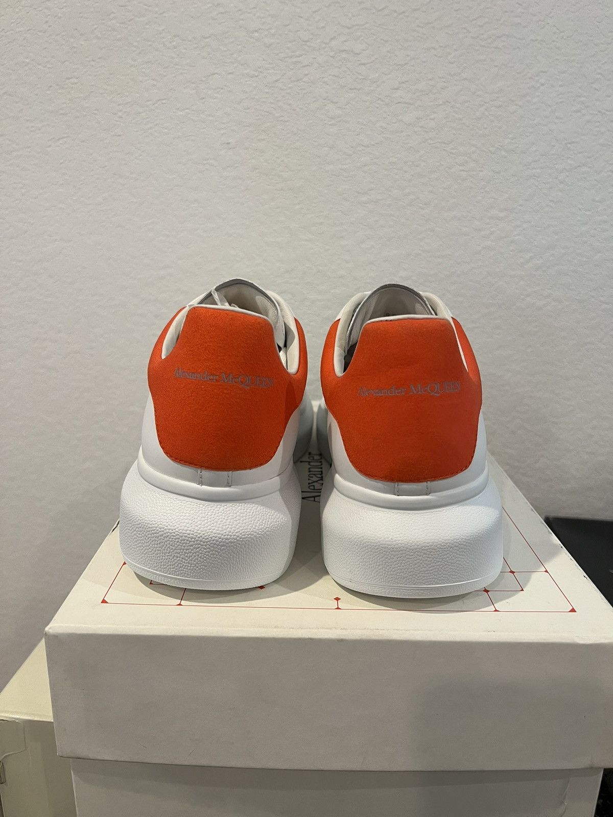 Alexander McQueen Alexander McQueen Oversized Orange White Size US 11 / EU 44 - 4 Thumbnail