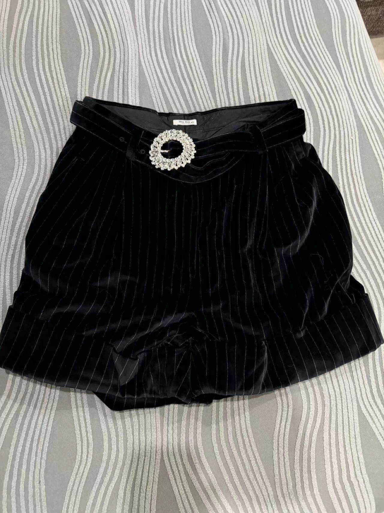 Miu Miu MIU MIU Authentic Shorts Size 28" / US 6 / IT 42 - 1 Thumbnail
