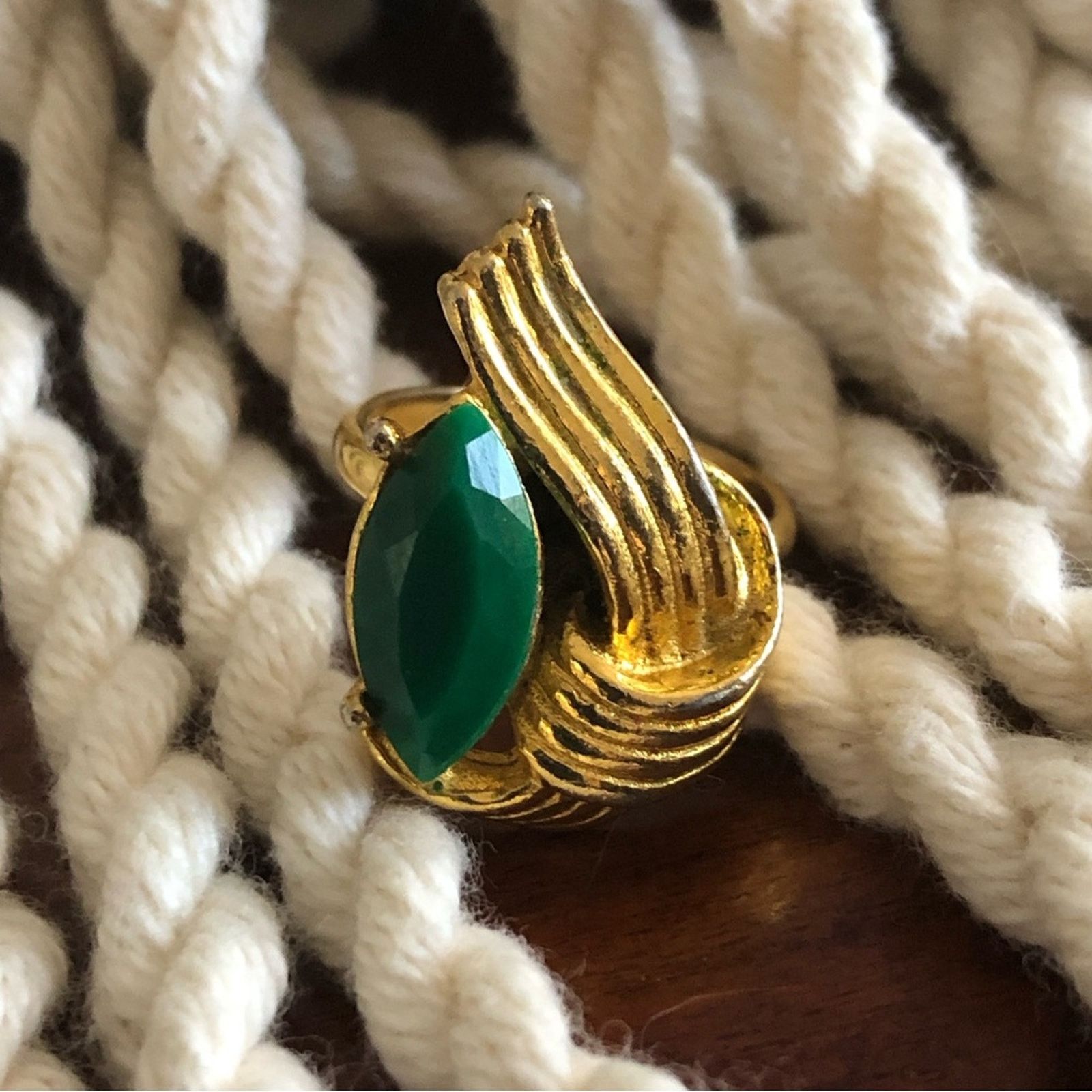 Vintage Vintage marquis emerald glass stone ring Size ONE SIZE - 1 Thumbnail