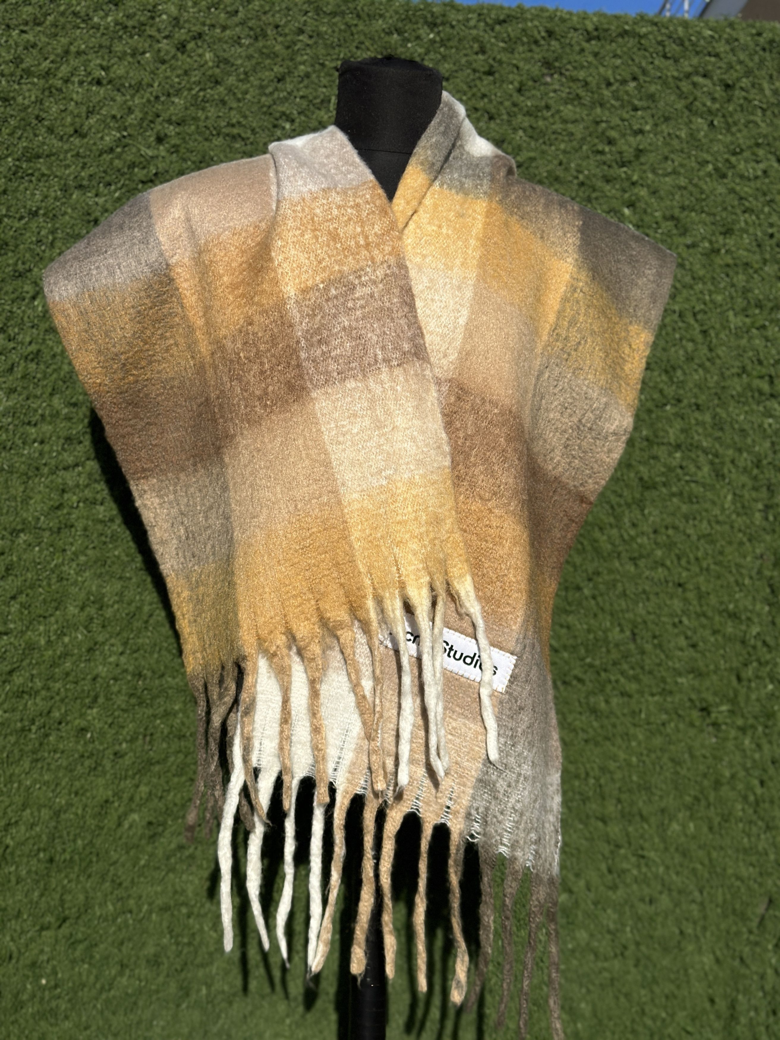 Acne Studios Acne Studios Large Plaid Scarf Wool Blend Winter Wrap Size ONE SIZE - 8 Thumbnail