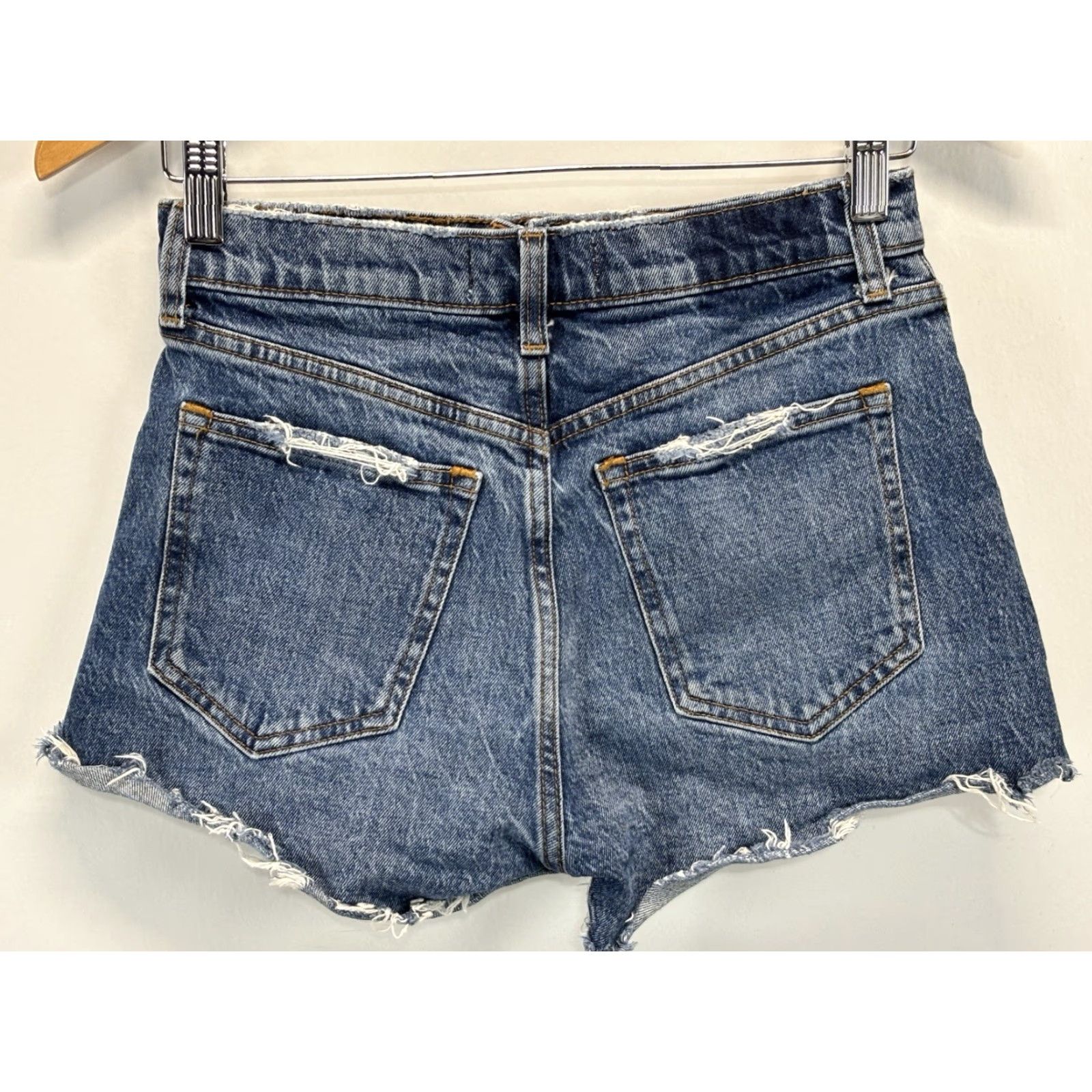 Abercrombie & Fitch Abercrombie & Fitch The Mom Short High Rise Distressed Denim Womens Size 25/0 Shorts Casual Beach Walking Cotton Denim Blue Regular Womens Size 42" / US 20 - 2 Thumbnail