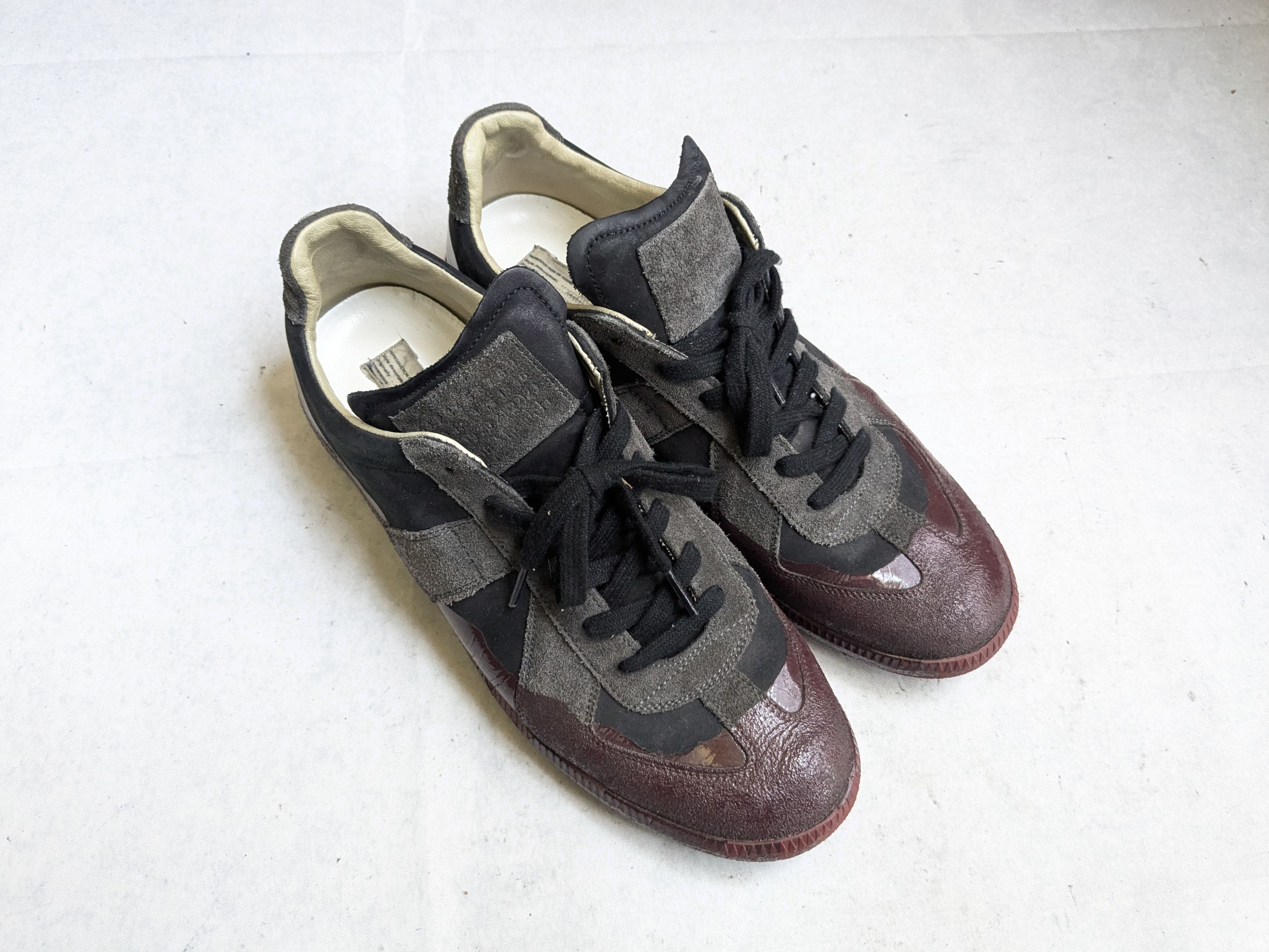 Maison Margiela Maison Margiela Replica Sneakers 11 44 Gray Black Burgundy Size US 11 / EU 44 - 2 Thumbnail