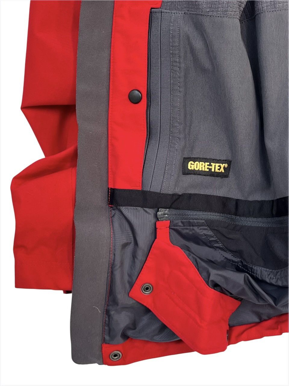 Nike ACG vintage Nike ACG Gore-Tex mountain jacket - Red - Size L Size US L / EU 52-54 / 3 - 19 Thumbnail