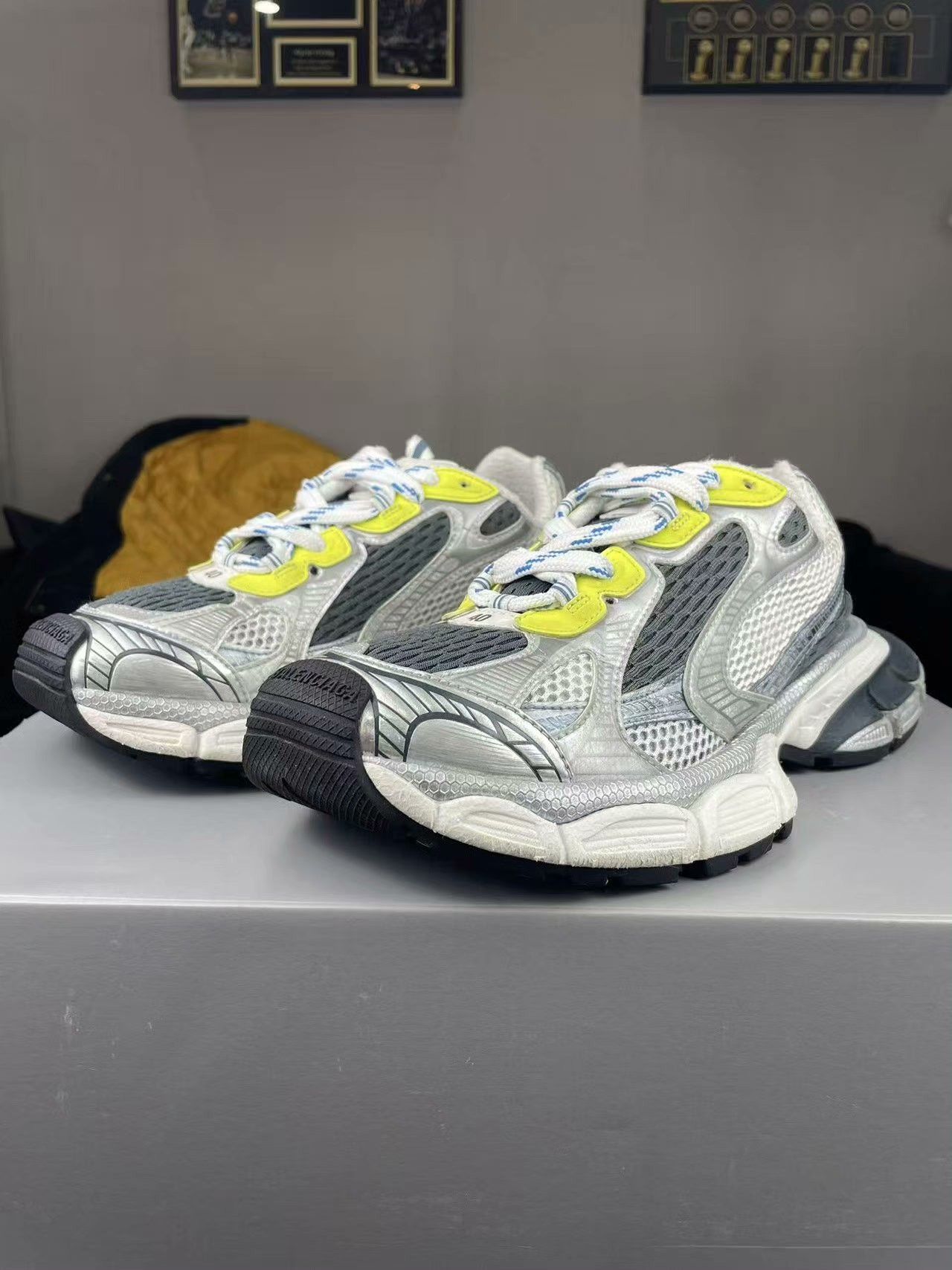 Balenciaga Balenciaga Gray Lowtop Sneakers 7.5 Men Size US 7.5 / EU 40-41 - 1 Thumbnail