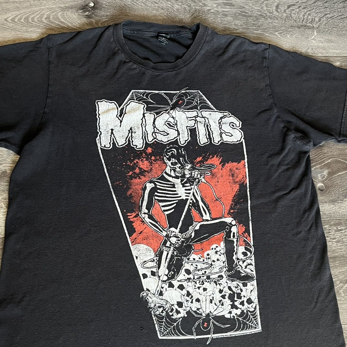 Misfits Vintage The Misfits Legacy of Brutality Coffin Punk Band Tee Size US M / EU 48-50 / 2 - 3 Thumbnail