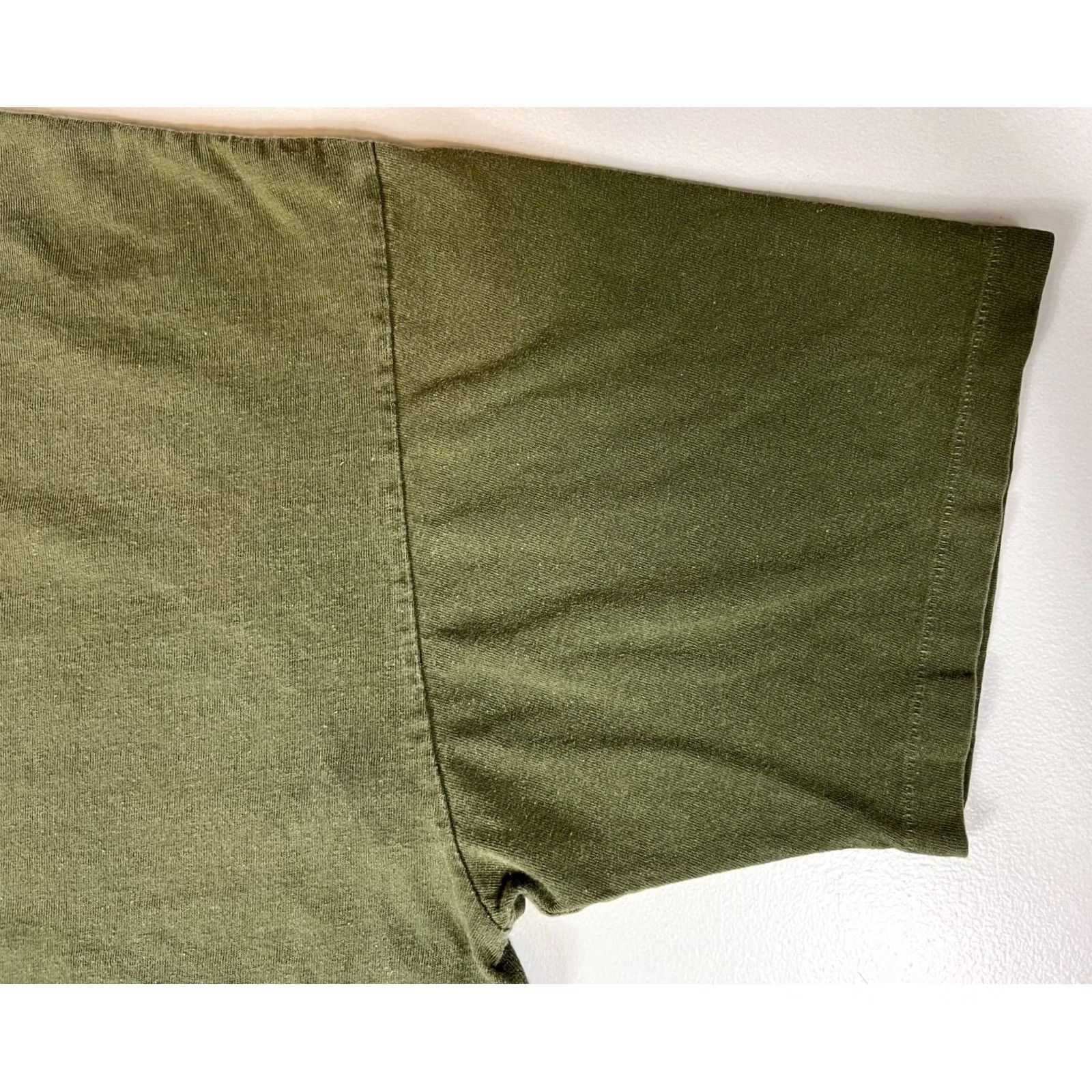 Vintage VINTAGE Men's Door County Wisconsin Planet Earth T-Shirt Size L Green Crew Neck Short Sleeve 1990s Fish Nature Mens Size US L / EU 52-54 / 3 - 5 Thumbnail