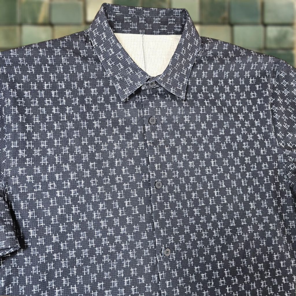 Lululemon Lululemon Shirt Mens Large Blue Geometric Short Sleeve Button Up Athletic Size US L / EU 52-54 / 3 - 1 Thumbnail