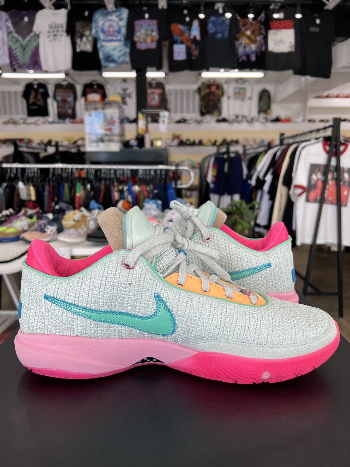 Nike Nike LeBron 20 Time Machine Sz. 13 (2022) Size US 13 / EU 46 - 4 Thumbnail