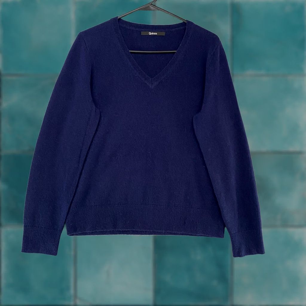 Quince Quince Cashmere Sweater Womens M Navy Blue V-Neck Quiet Luxury Soft Knit Pullover Long Sleeve Solid Knit All Seasons Lightweight Size M / US 6-8 / IT 42-44 - 1 Thumbnail