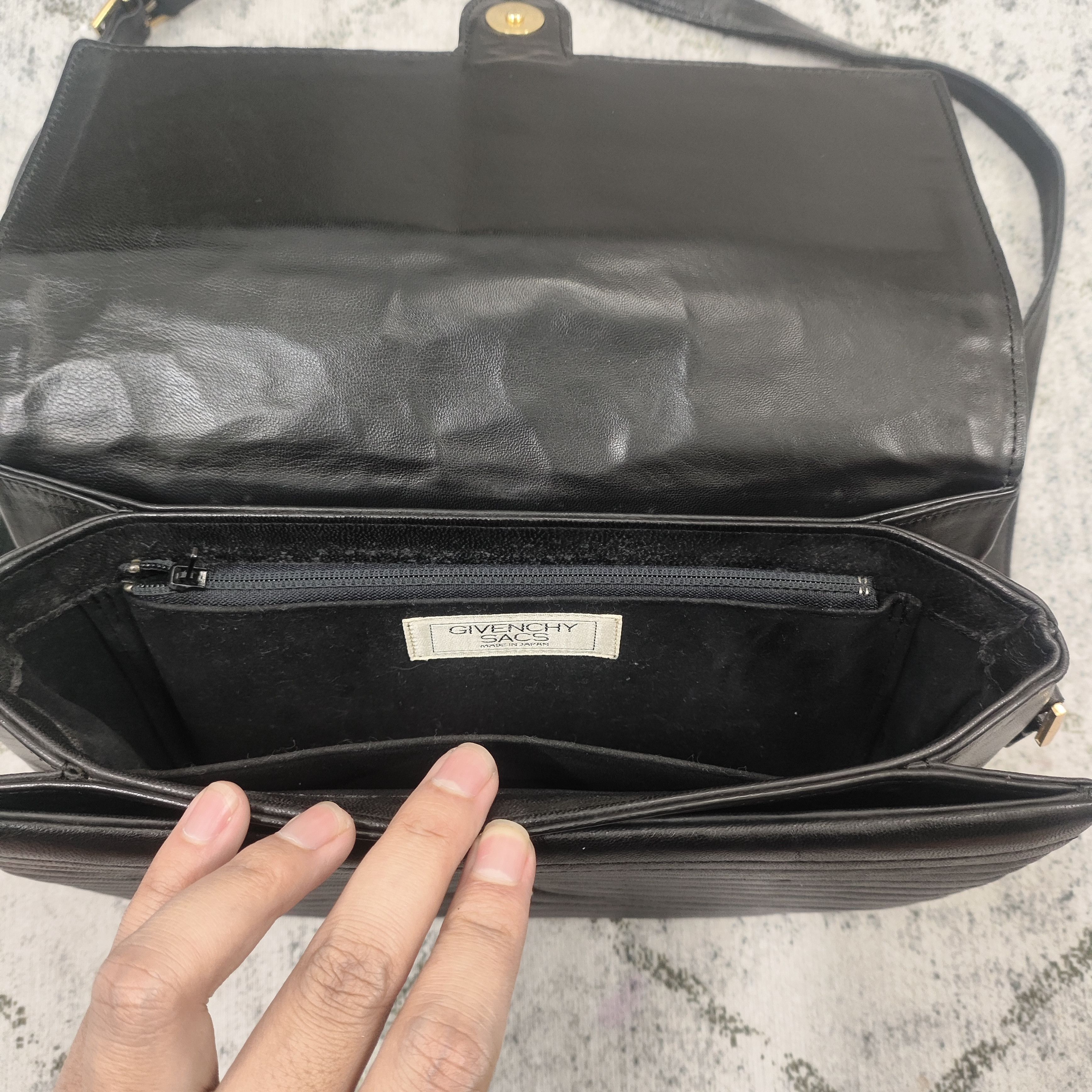 Givenchy × Vintage Vintage Givenchy quilted Lambskin leather Flap crossbody Size ONE SIZE - 4 Thumbnail