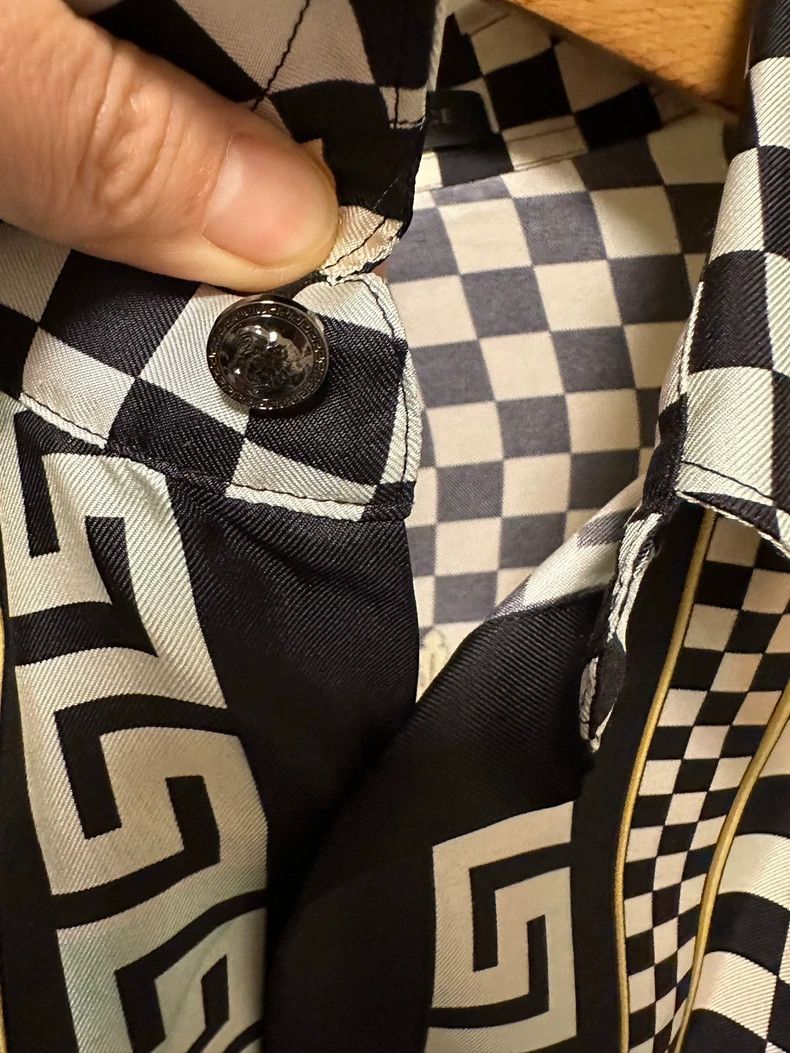 Other Versace Mulberry silk shirt Size US L / EU 52-54 / 3 - 9 Thumbnail