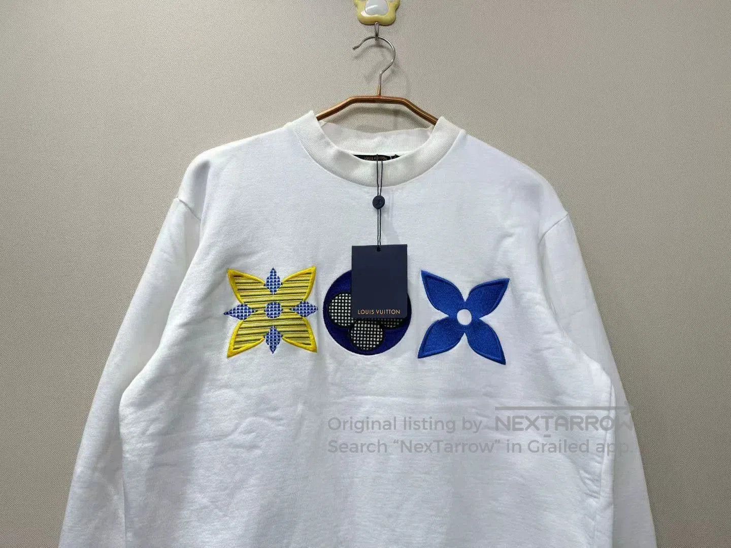 Louis Vuitton white louis vuitton embroidered logo sweatshirt. Size US M / EU 48-50 / 2 - 2 Thumbnail