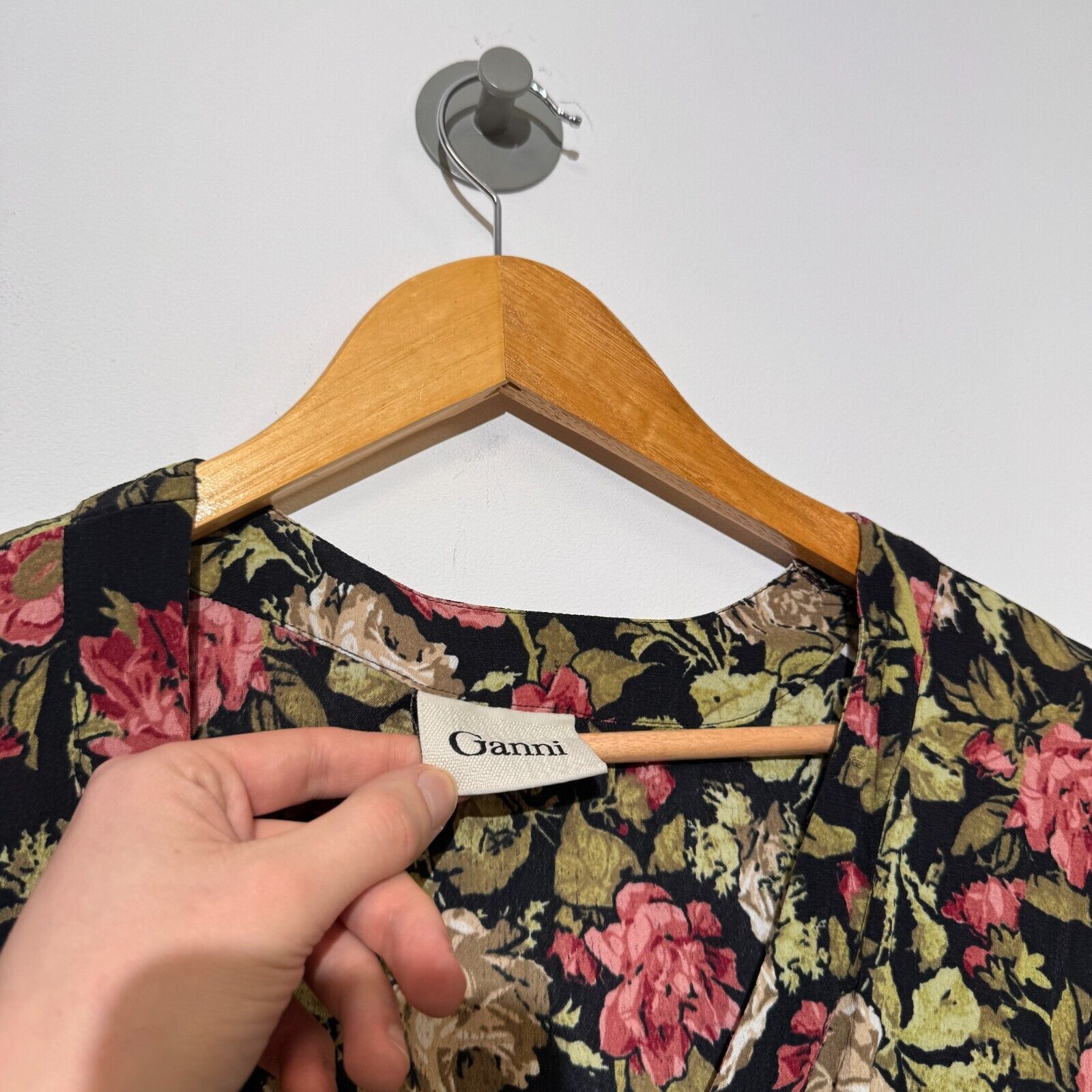 Ganni × Vintage Ganni Green Black Viscose Dress Size S Floral Pattern 90s Size S / US 4 / IT 40 - 6 Thumbnail
