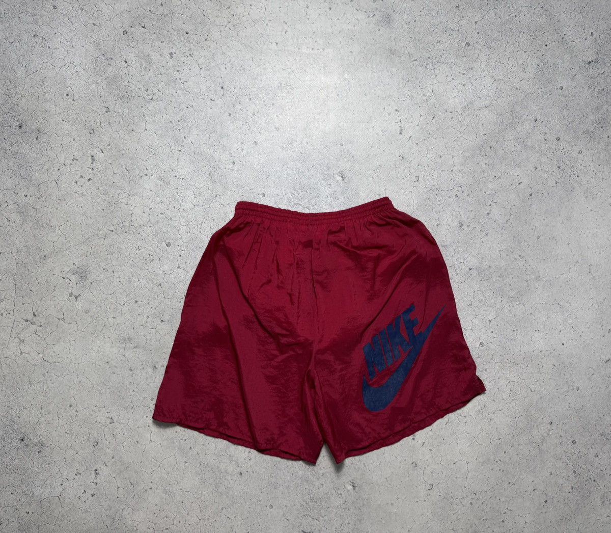 Nike Nike Vintage 90’s Nylon Big Swoosh Shorts Size M Size US 32 / EU 48 - 1 Thumbnail