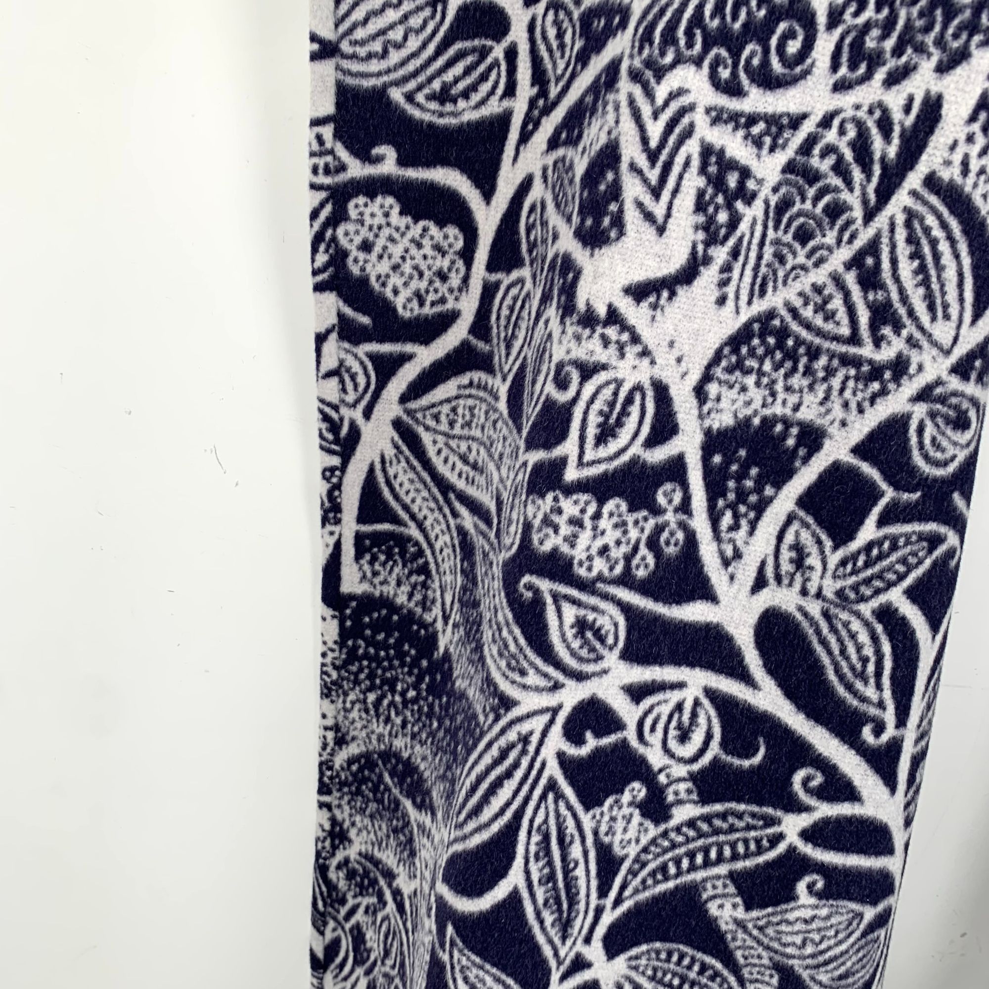 Dior Christian Dior Navy & White Floral Angora-Wool Scarf Size XS Size ONE SIZE - 4 Thumbnail