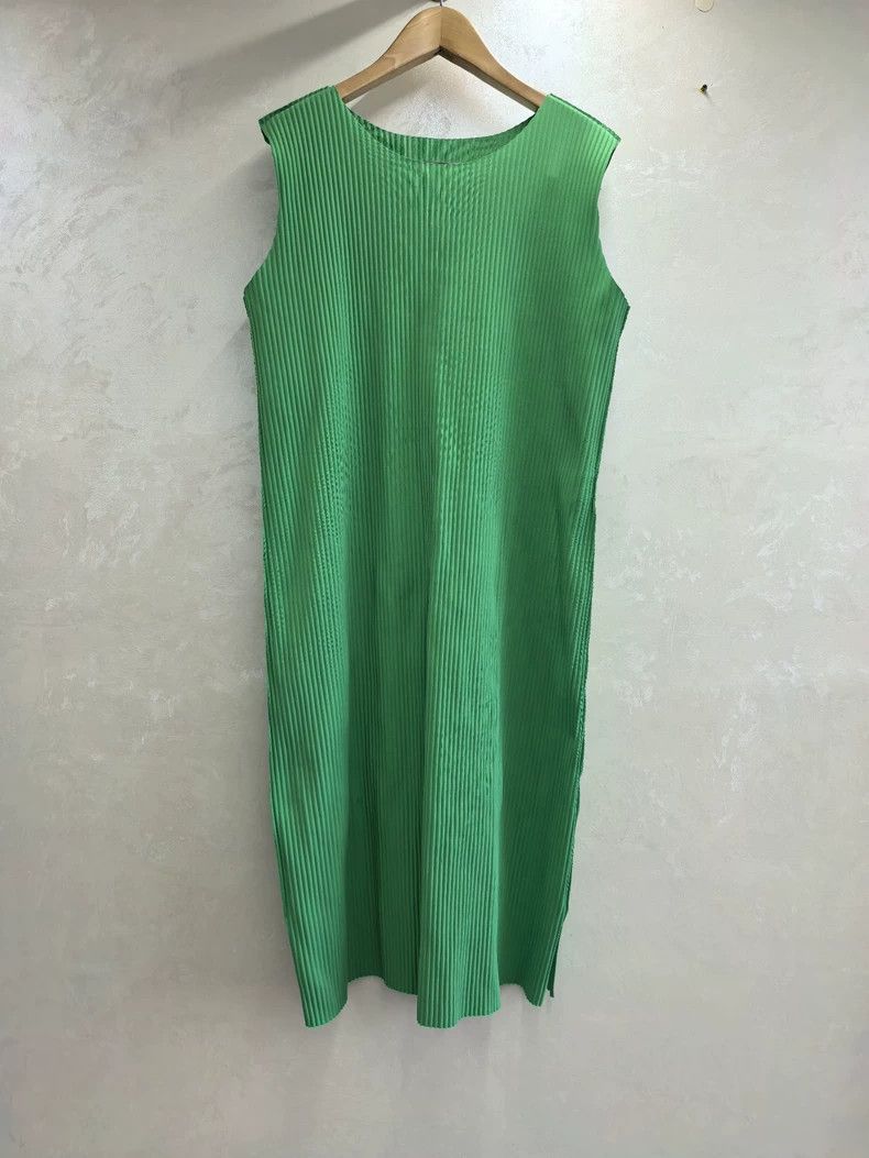 Issey Miyake Issey Miyake size:one size Green pleated dress Size XS / US 0-2 / IT 36-38 - 1 Thumbnail