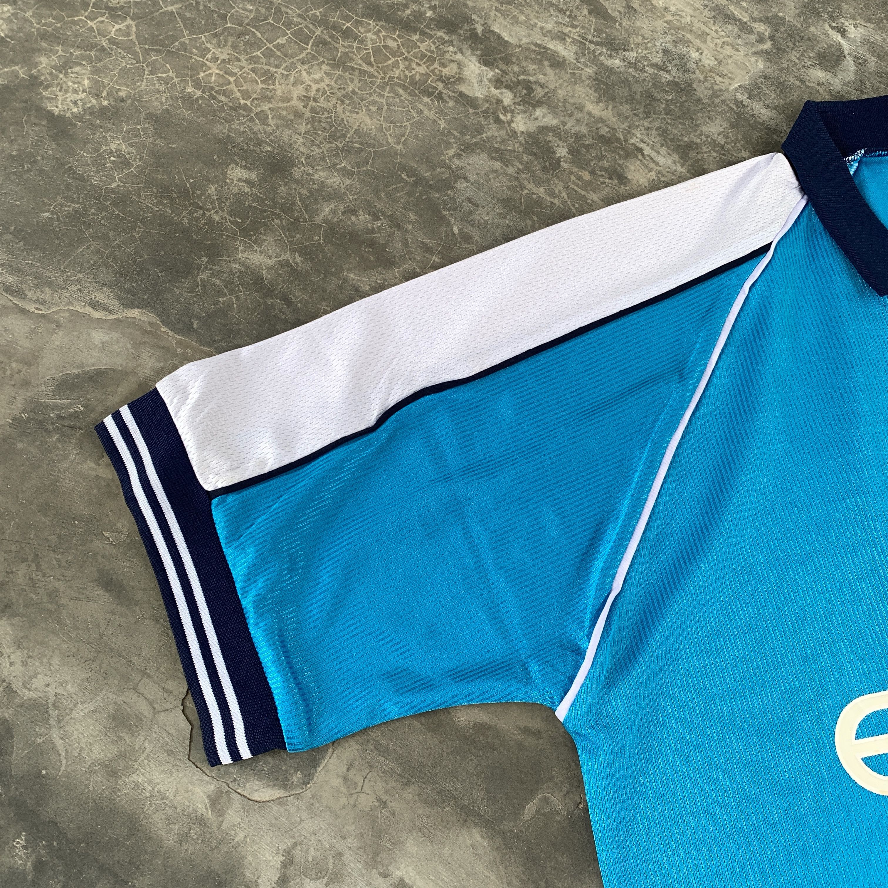 Le Coq Sportif VINTAGE LE COQ SPORTIF MANCHESTER CITY 1999-2001 HOME JERSEY Size US L / EU 52-54 / 3 - 5 Thumbnail