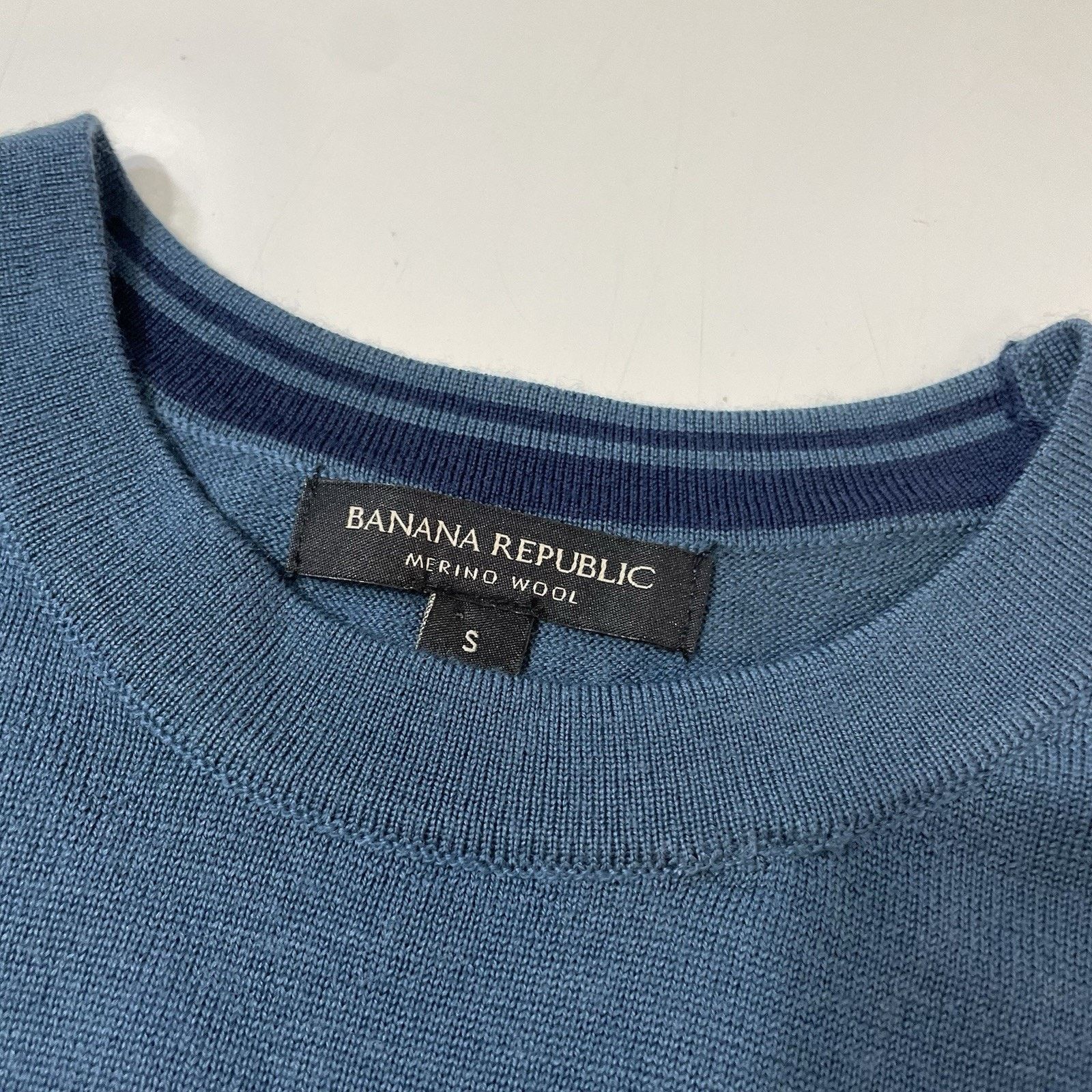 Banana Republic Banana Republic Blue Merino Wool Sweater Soft SMALL EUC Size US S / EU 44-46 / 1 - 2 Thumbnail